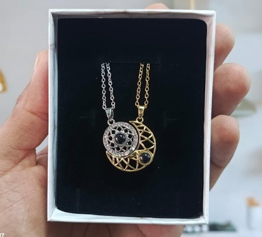 Collar Sol Y Luna Con 100 Idiomas